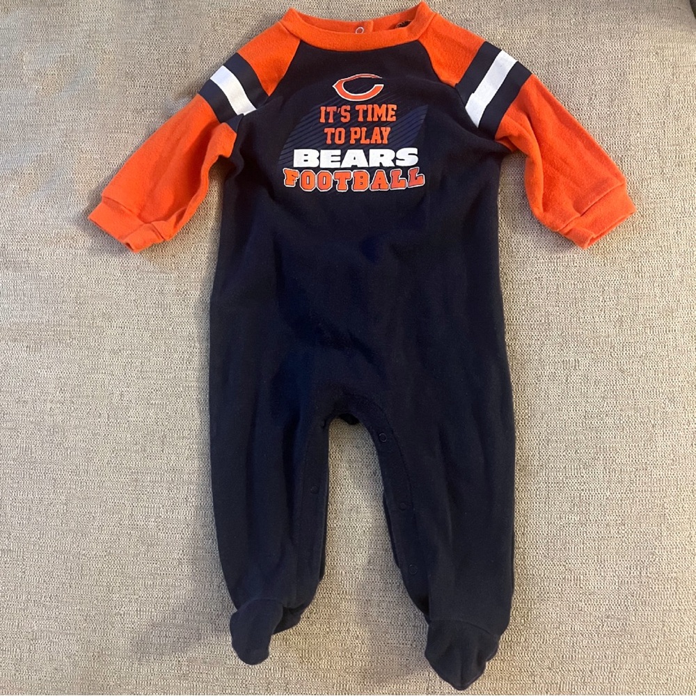 NFL Chicago Bears Baby Sleeper 6–9M – Team Logo